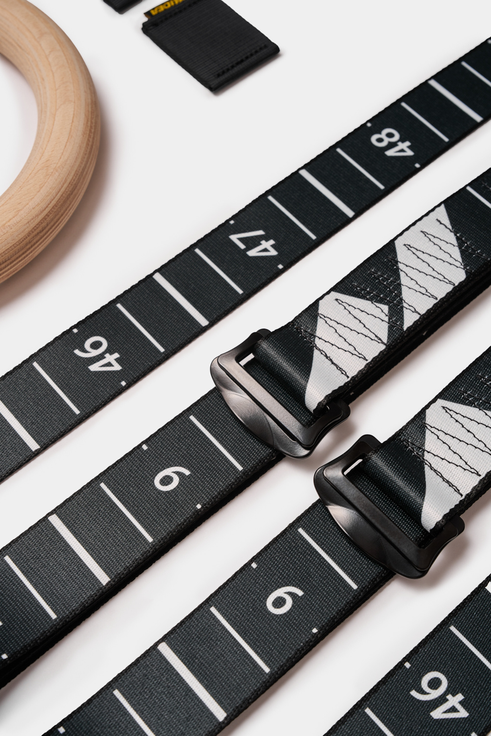 Kółka gimnastyczne drewniane bukowe 32mm klamry Alpin wzór Skala czarna